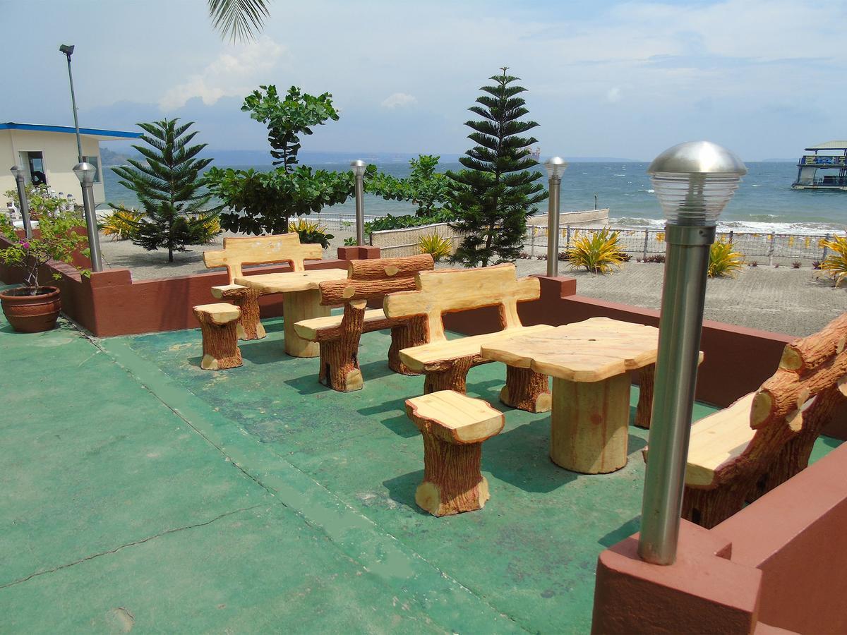 Blue Rock Resort Olongapo Exterior photo